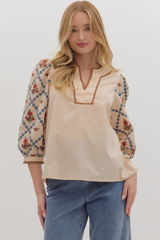 SLOANE ECRU EMBROIDERED SCALLOP TRIM TOP